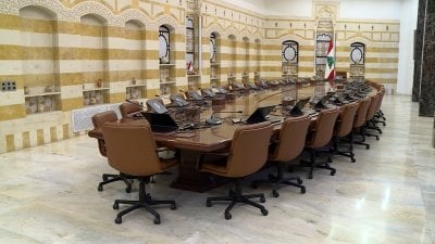 الموظفون ينتظرون… والحكومة تؤجّل