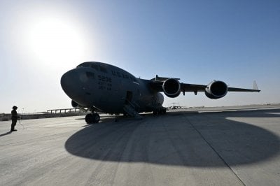 شخصان أوقفا الضربة: هكذا كادت الولايات المتحدة أن تقصف إيران