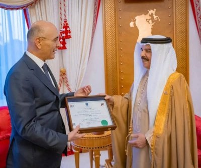 ملك البحرين يؤكد للحجار دعم المملكة لأمن لبنان واستقراره