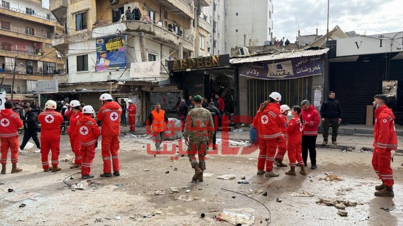 من تحت الأنقاض أصوات حياة… وخريش يطالب بابعاد المواطنين للتمكن من سماعها!
