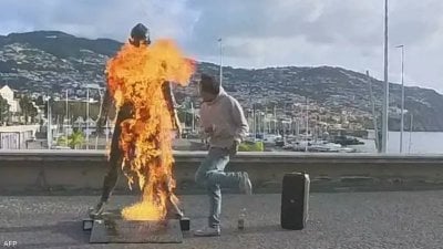 حريق ورسالة غريبة… شاب يشعل تمثال كريستيانو رونالدو في ماديرا