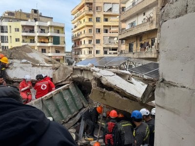 المعلومات تشير الى وفاة الاب في المبنى المنهار ... ما مصير بقية العائلة؟