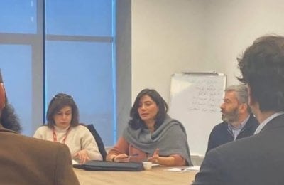 صورة تثير الجدل… قريبة الأسد في وزارة سورية