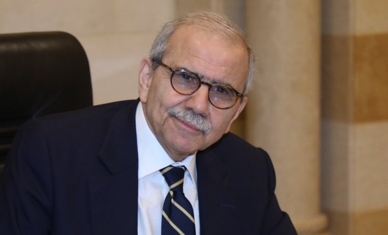 من دافوس… سلام يواكب التصعيد ويتصل بقائد الجيش