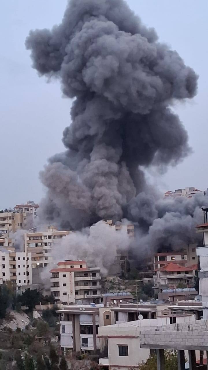 بعد التهديدات الإسرائيلية… غارة عنيفة على مبنى في قناريت (فيديو وصور)