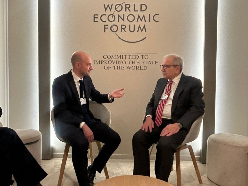 لقاء لبناني–فرنسي في دافوس... سلام وبارو يناقشان "أمن لبنان"