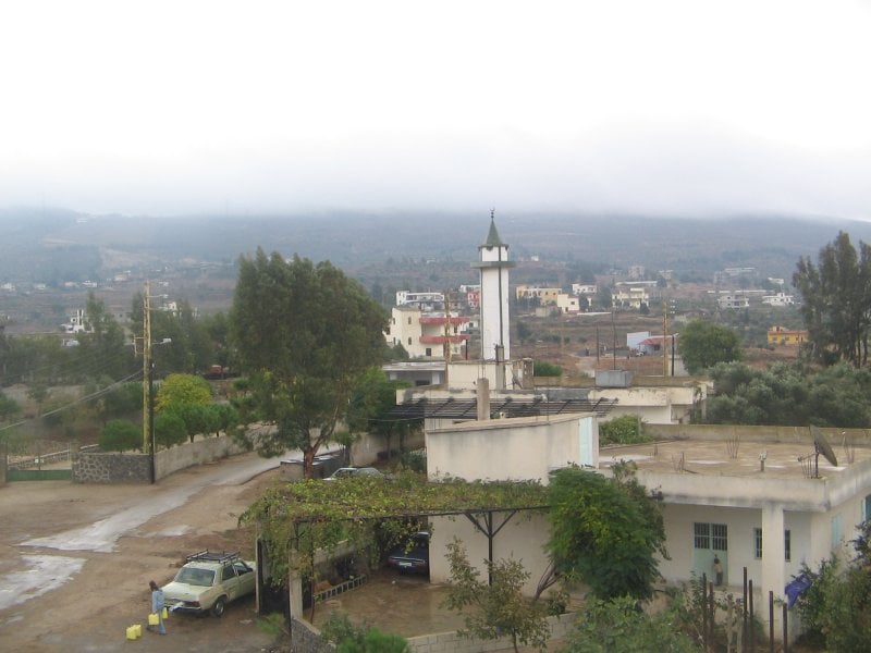 عملية سطو جريئة في عكار… 3 ملثمين يفرّون بعد سرقة محتويات محل بـ 40 ألف دولار!