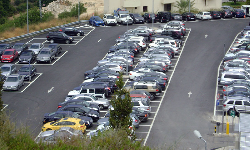 كتاب رسمي يُعيد فوضى مواقف السيارات إلى الواجهة شمالًا