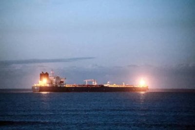 من المتوسط إلى مرسيليا… وصول الناقلة التي أعلن ماكرون احتجازها