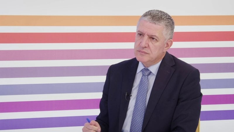 "إنجازات وزراء القوات تتوالى من الطاقة إلى الاقتصاد"… عطا الله يسخر
