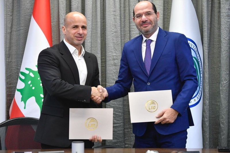 "الإنسان هو الاستثمار الأسمى"... مراد خلال حفل توقيع بروتوكول تعاون: صندوق الزكاة يحفظ الكرامة
