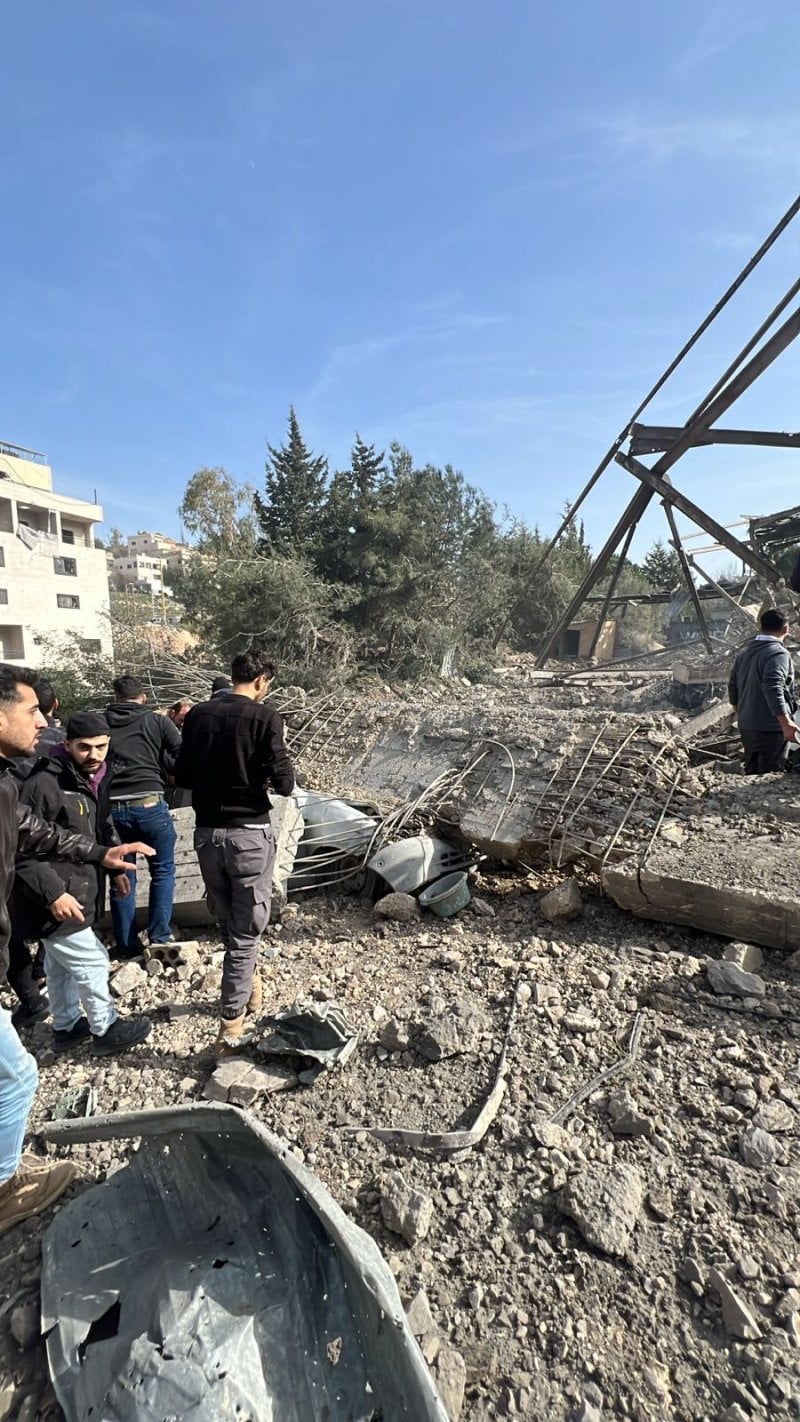 غارة إسرائيلية عنيفة جداً تستهدف منطقة كفردونين جنوباً (فيديو وصور)