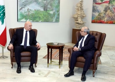 بعبدا تواكب الحراك الخارجي... عون يطّلع من سلام على نتائج دافوس