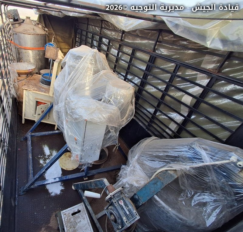 ضربة أمنية نوعية… "الجيش" يضبط معمل كبتاغون نقّالًا وأسلحة في بعلبك (صور)