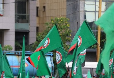 أصوات إعتراضية...  و