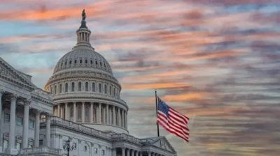 صورة أولى من موقع تحطّم الطائرة بأميركا… ورسائل شهود توثّق لحظات الرعب