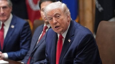 بين التهديد والحوار… ترامب يلوّح بالقوة ويبعث رسائل مباشرة إلى طهران