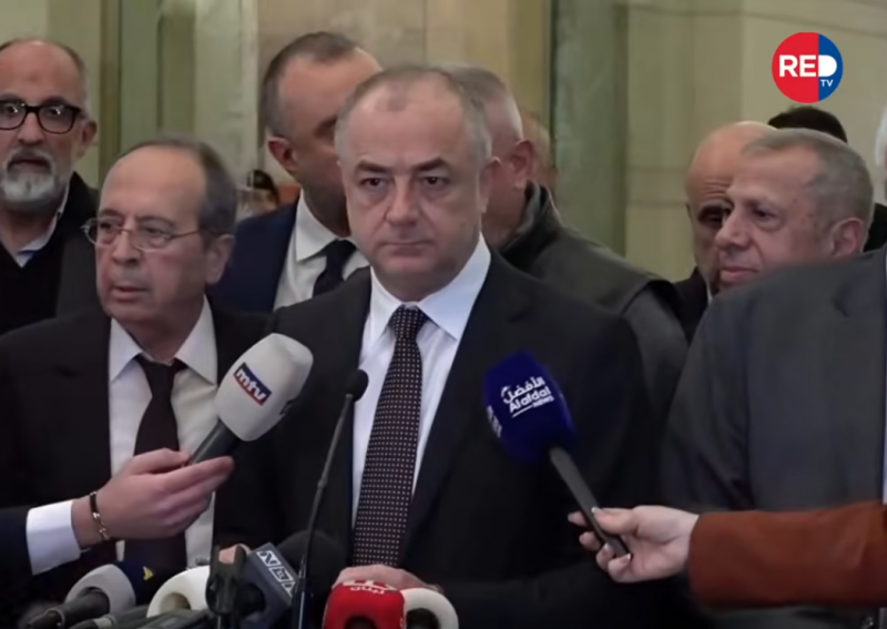 "الأجواء مطمئنة"... بو صعب يكشف التزام سلام بحل ملف الرواتب
