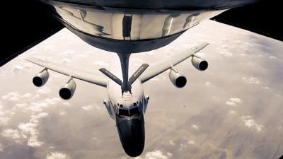 أميركا تدخل بسلاح 