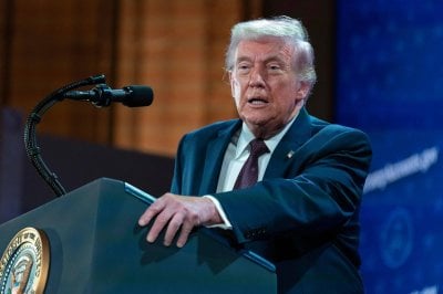 جدل متصاعد في اميركا… ترامب يعلّق على حادثة الممرض 