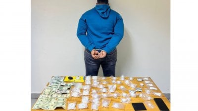مخدرات ورخصة مزوّرة… والمروّج في قبضة الأمن