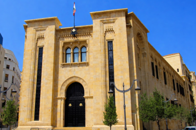 سجال الرواتب يشعل جلسة الموازنة… سلام: 