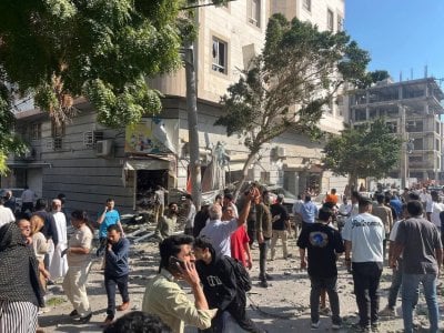 قتلى في انفجارين غامضين يهزّان مبنيين سكنيين في إيران (فيديو)