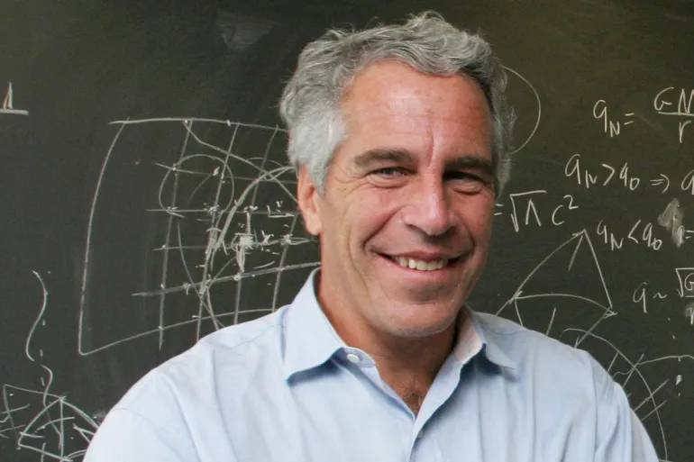 وثائق جديدة تفضح إبستين… وعارضة أزياء روسية خارج"المعايير" (صورة)