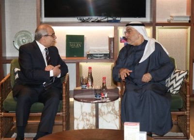 سلام يصل إلى دبي… مشاركة لبنانية في القمة العالمية للحكومات