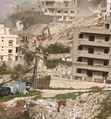 مسيّرات تستهدف آثار الدمار… غارات على جرافة في قناريت (فيديو)