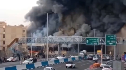 بالفيديو: حريق كبير يثير القلق في طهران