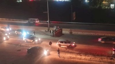 حادث خطير في نهر إبراهيم… جريحان والسائق يلوذ بالفرار