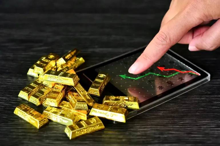 بعد أكبر سقوط منذ 43 عاماً… هبوط الذهب "المفاجئ" فرصة لا تُفوَّت، اغتنموها!
