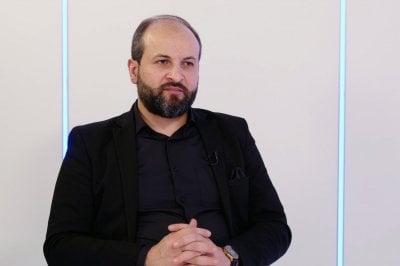 إلى السلام الإبراهيمي دُر - قاسم يوسف يُحذّر من مغامرات مجنونة ويُصعّد: سلاح زعران ورح ياكلو قتلة!
