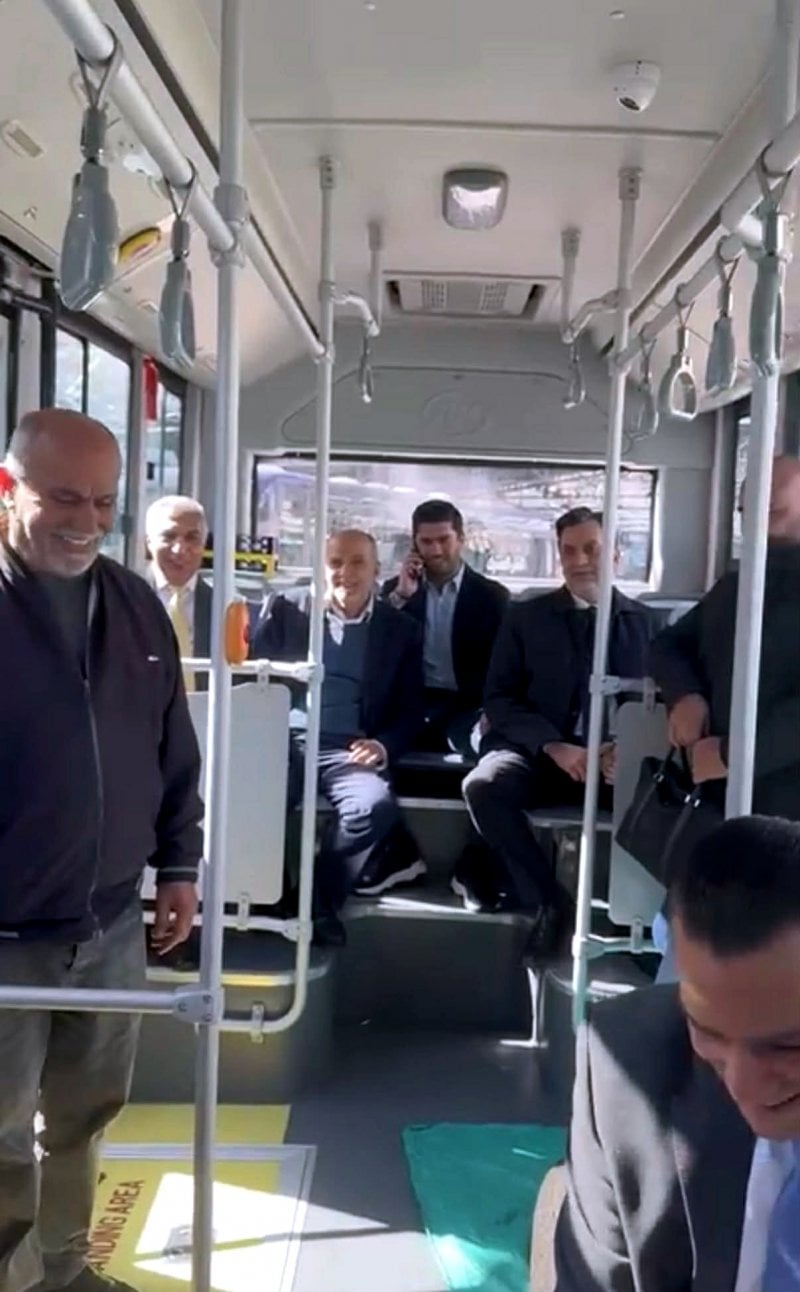 فيديو طريف… نواب الأشغال "لفّوا الدنيا بكزدورة" على متن "جحش الدولة"!
