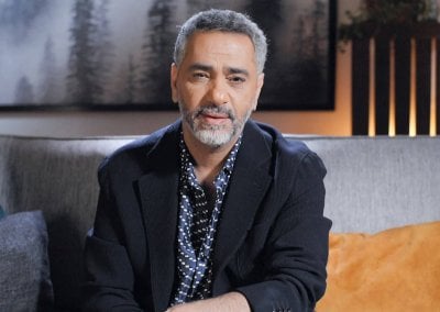 فضل شاكر يخرج عن هدوئه اثناء محاكمته بمحاولة قتل: