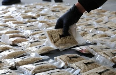 بين المخدرات والإرهاب... تحرك أمني عراقي استباقي داخل سوريا
