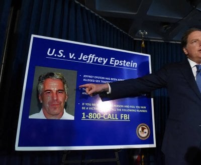 وثائق إبستين تُسقط سفير بريطاني… خروج مدوٍّ من مجلس اللوردات