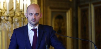 بارو في بيروت وهيكل بين باريس والرياض
