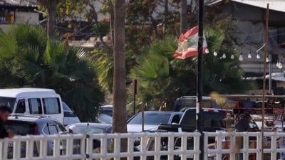 رسائل مشبوهة تجتاح لبنان - احذروا ايها اللبنانيون من اشعارات تغزو الـ 