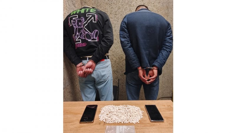 كمين محكم في كورنيش النهر… "الأمن" يوقف مطلوبَين ويضبط كبتاغون