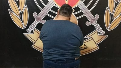 انتحل صفة أمنية وسرق المارّة… 