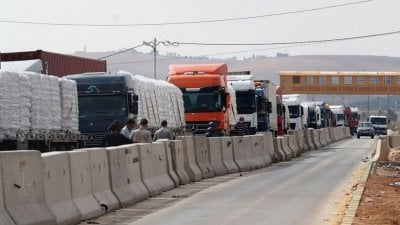 قرار سوري يشعل أزمة الترانزيت… اتحاد النقل يحذّر من خسارة دور لبنان الإقليمي