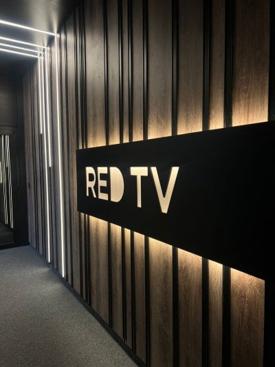 ميشال المرّ ينهار أمام انطلاقة RED TV