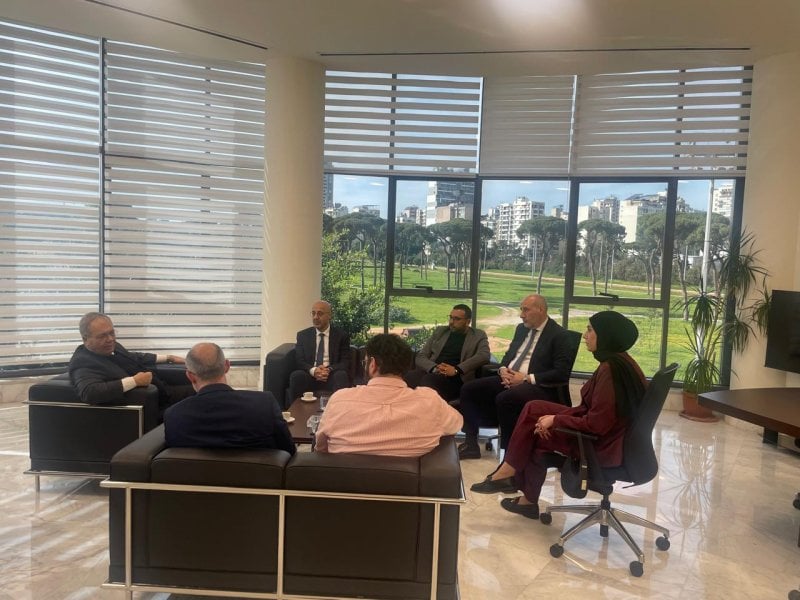 مقاربة جديدة لملف العودة… متري يلتقي ممثلي الهيئات المدنية