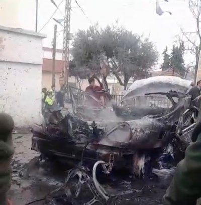 بعد الغارة الإسرائيلية التي استهدفت سيارة في يانوح… إليكم هوية الشهداء (صورة)