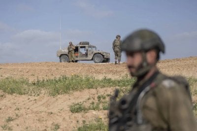 فضيحة أمنية تهز اسرائيل... جندي يراهن على موعد قصف إيران