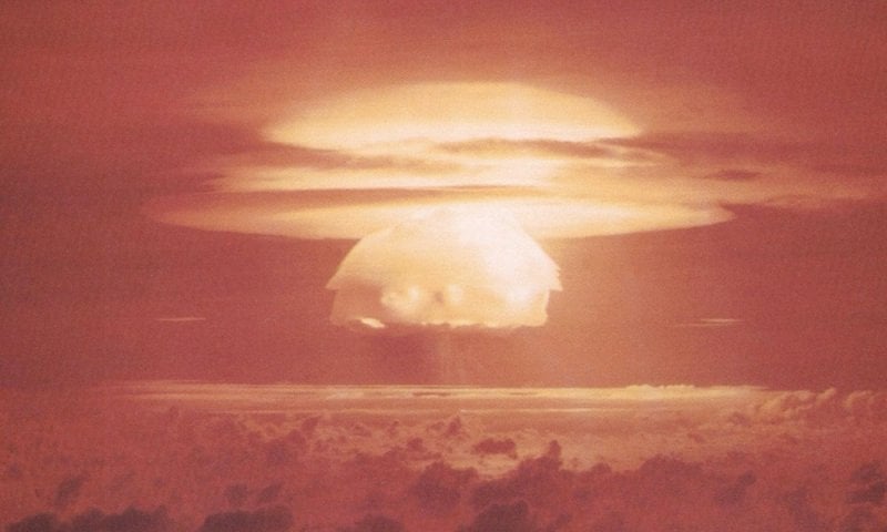 قضي الأمر وصدر القرار العسكري - اتصالات سرية لتنفيذ سيناريو العراق.. 