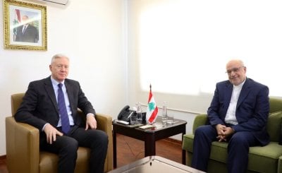 مع انتهاء ولايته… وزير الخارجية يستقبل السفير الإيراني (صورة)