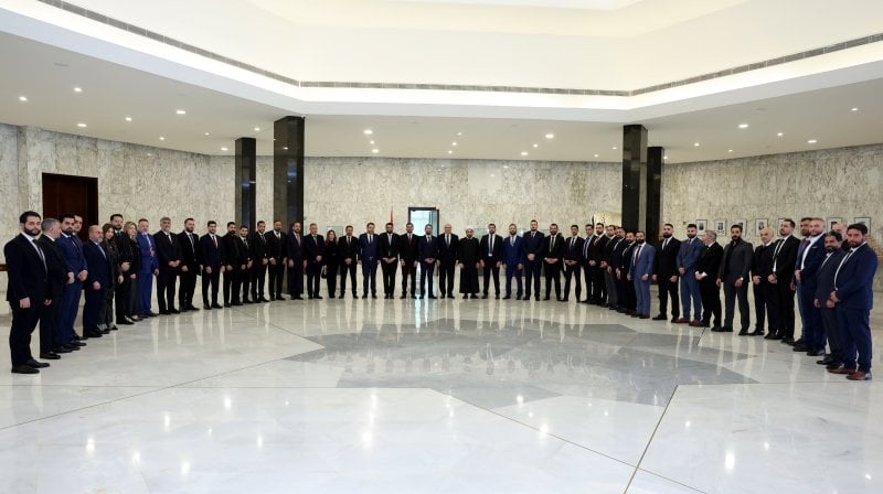 من السجون إلى صناديق الاقتراع… عون يفتح الملفات ويؤكد: "ما حدا فوق راسه خيمة"